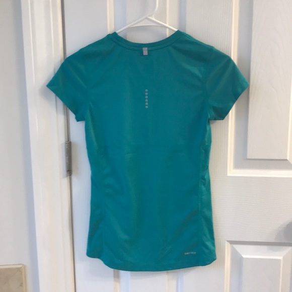 XS Nike Dri fit t shirt - Picture 3 of 3